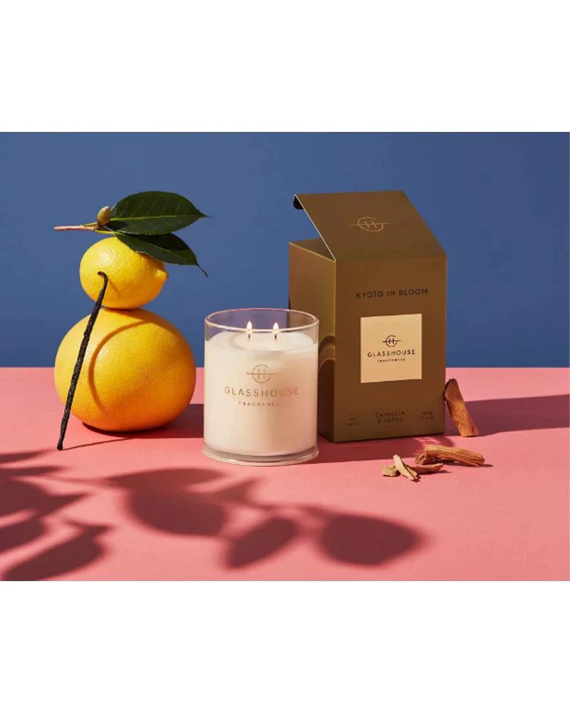 KYOTO IN BLOOM CAMELLIA & LOTUS 380g Triple Scented Soy Candle - Image 3