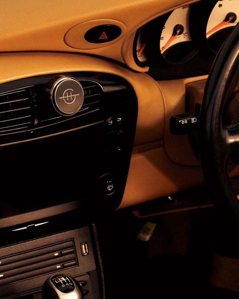 Black Car Diffuser With 1 Replacement Scent Disk - Lost In Amalfi - Image 3