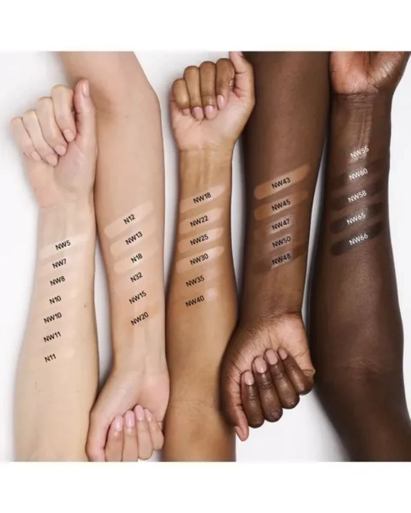 MAC SR SERUM-POWERED FOUNDATION NW40 30ML - Image 3