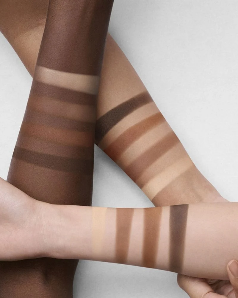 the Essential Eyeshadow Quad Getaway 4g - Image 3